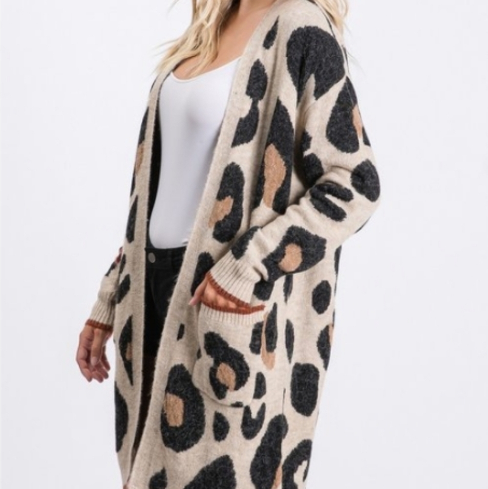 SheIsSpotted: Oversized Cardigan🐆 Soft & lighweight - Picture 3 of 9
